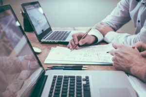 Programista Node.js – jak znaleźć właściwego pracownika